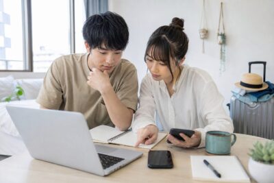 リゾートバイトでカップルは別れる？同室寮・シフト・お金で揉めない確認ポイント